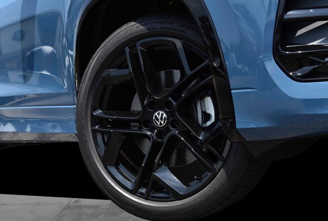 Volkswagen Tiguan Vehicle Image 03