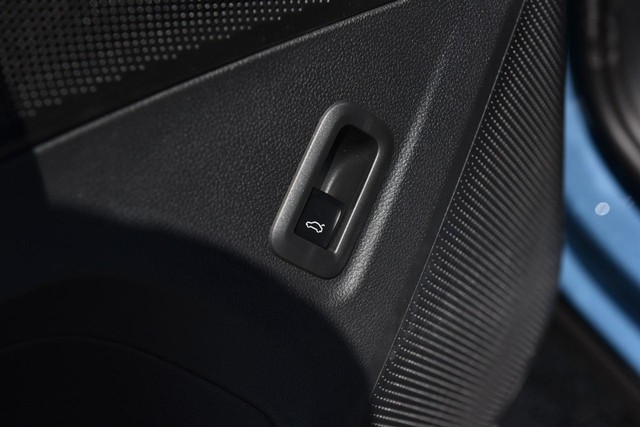 Volkswagen Tiguan Vehicle Image 09