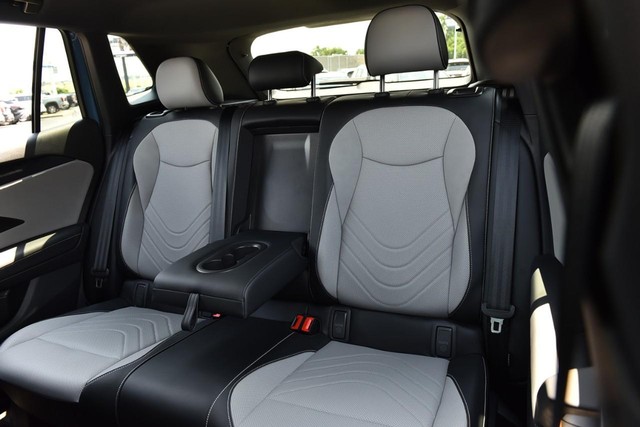 Volkswagen Tiguan Vehicle Image 22