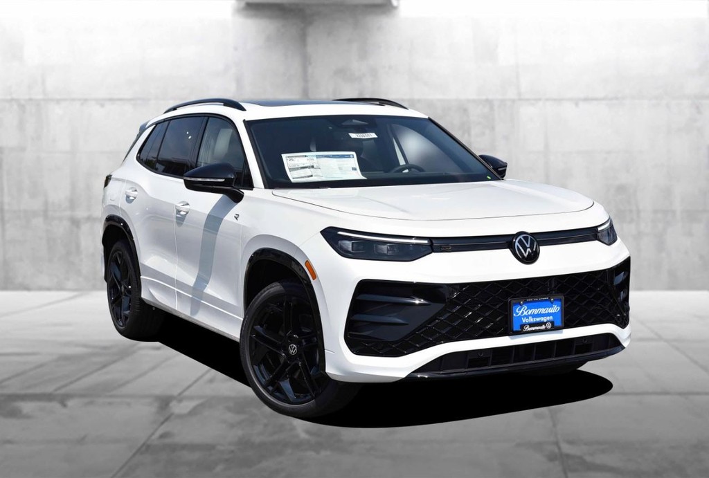Volkswagen Tiguan Vehicle Full-screen Gallery Image 2