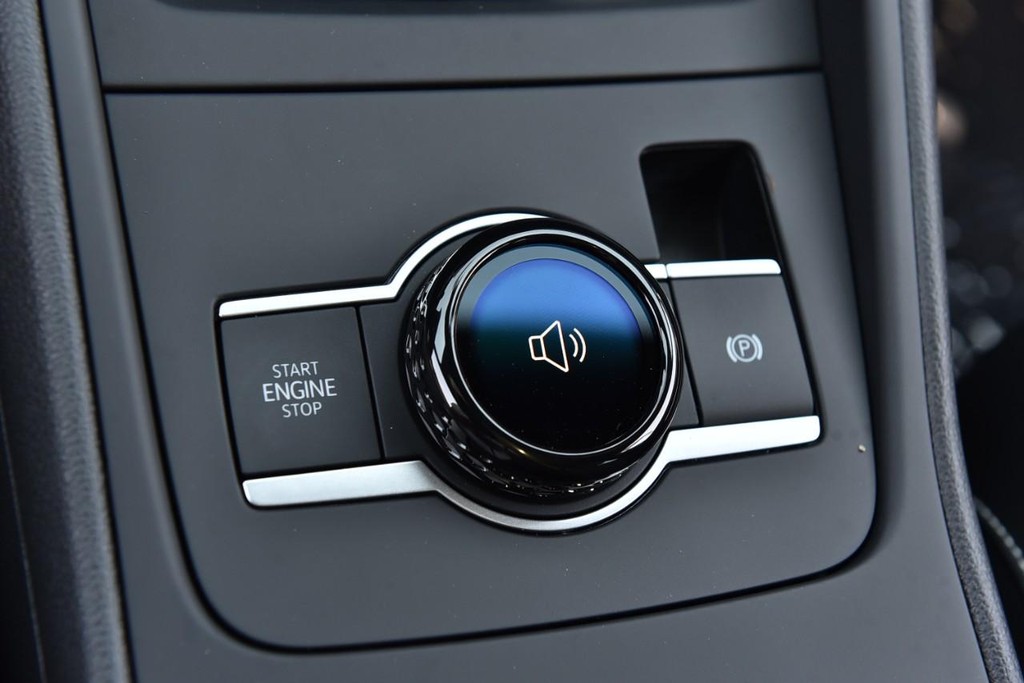 Volkswagen Tiguan Vehicle Full-screen Gallery Image 17