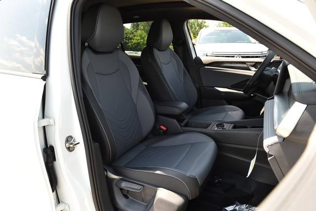 Volkswagen Tiguan Vehicle Image 20