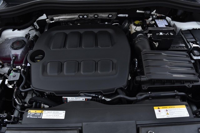 Volkswagen Tiguan Vehicle Image 27