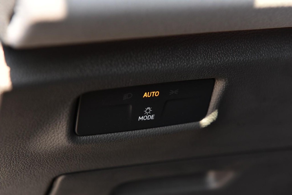 Volkswagen Tiguan Vehicle Full-screen Gallery Image 11