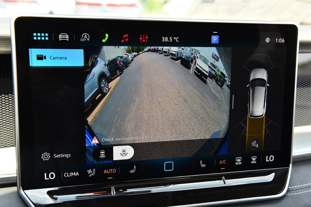 Volkswagen Tiguan Vehicle Full-screen Gallery Image 14