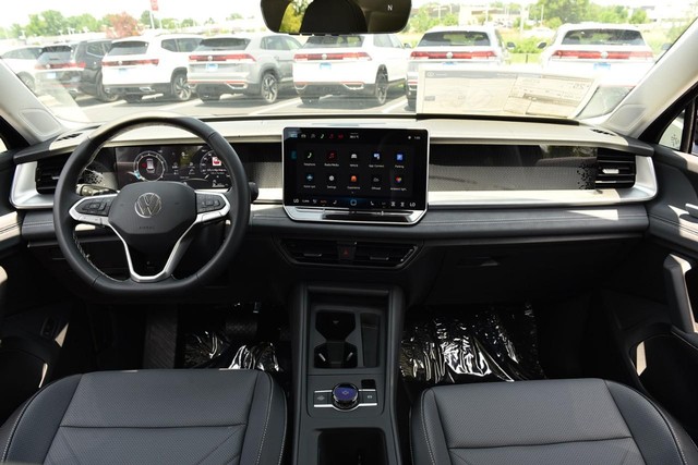 Volkswagen Tiguan Vehicle Image 07