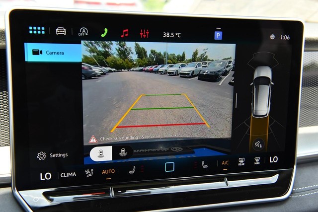 Volkswagen Tiguan Vehicle Image 13