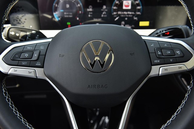 Volkswagen Tiguan Vehicle Image 18