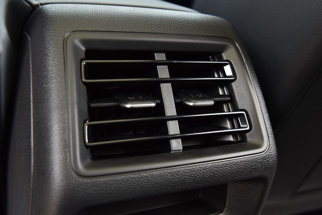 Volkswagen Tiguan Vehicle Image 23