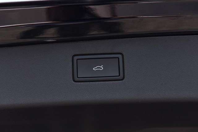 Volkswagen Tiguan Vehicle Image 26