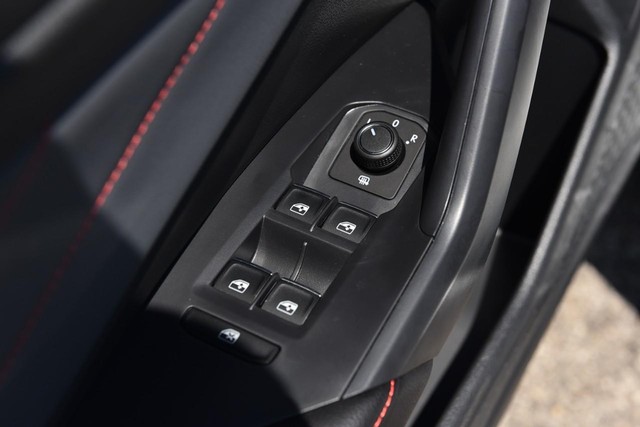 Volkswagen Jetta GLI Vehicle Image 08