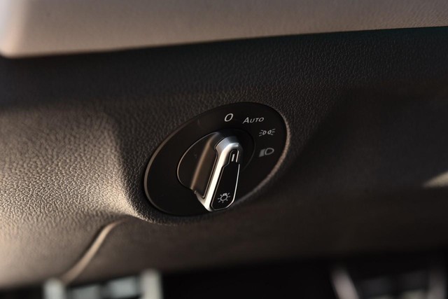 Volkswagen Jetta GLI Vehicle Image 11