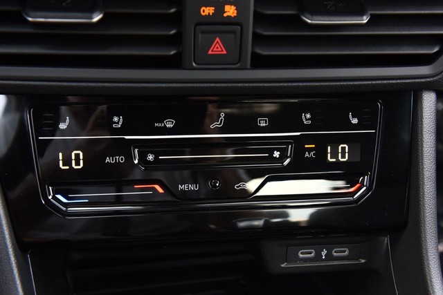 Volkswagen Jetta GLI Vehicle Image 15
