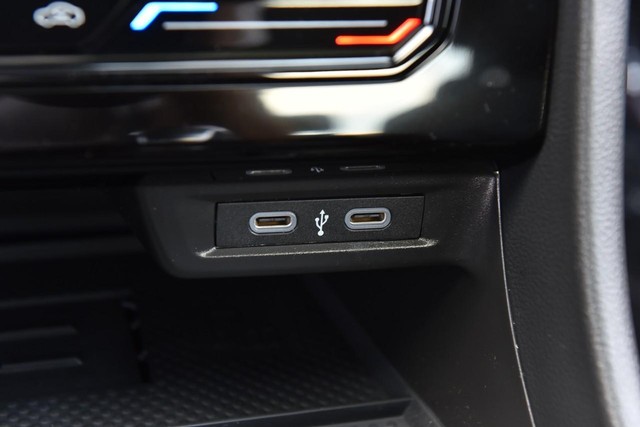 Volkswagen Jetta GLI Vehicle Image 16