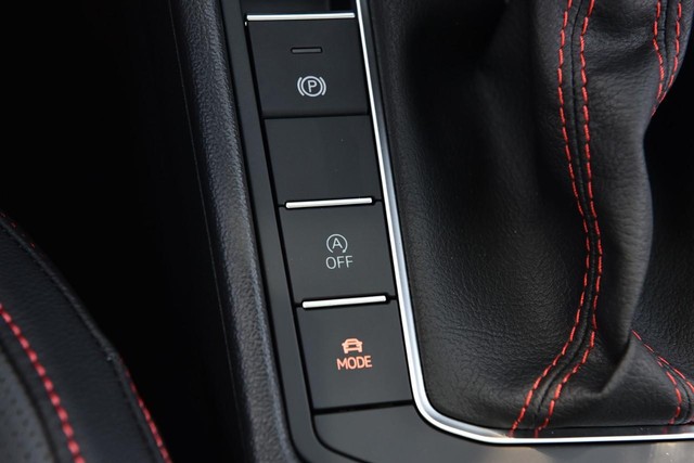 Volkswagen Jetta GLI Vehicle Image 18