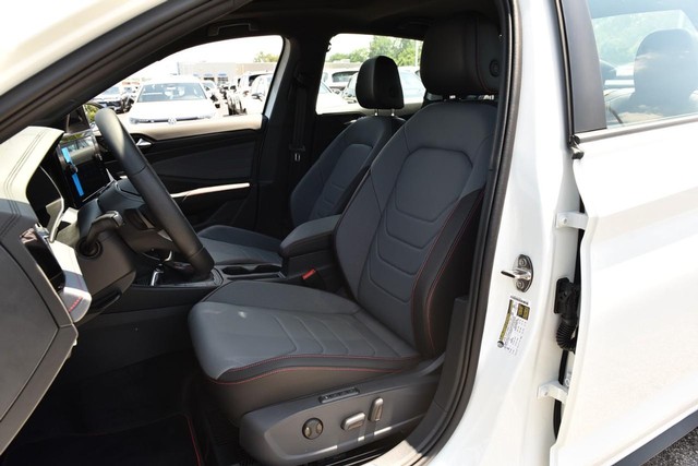 Volkswagen Jetta GLI Vehicle Image 20