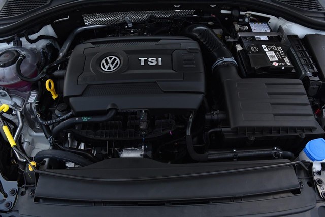 Volkswagen Jetta GLI Vehicle Image 25