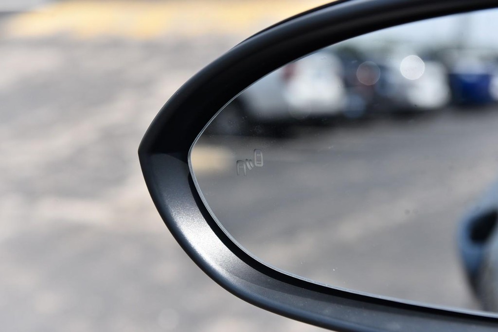 Volkswagen Jetta Vehicle Full-screen Gallery Image 10