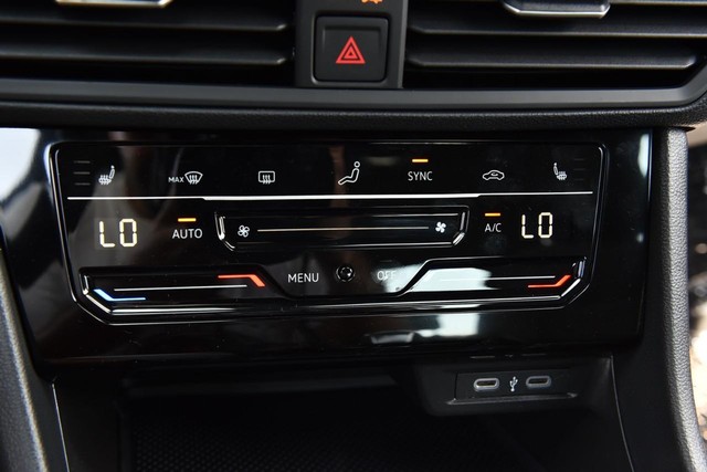 Volkswagen Jetta Vehicle Image 15