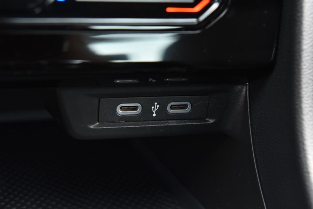 Volkswagen Jetta Vehicle Image 16