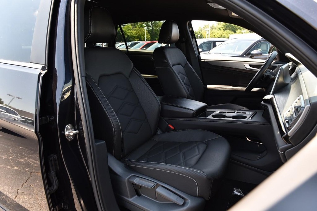 Volkswagen Atlas Cross Sport Vehicle Full-screen Gallery Image 19