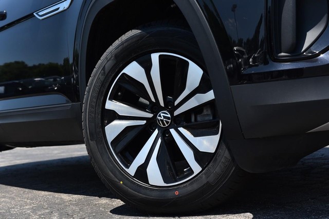 Volkswagen Atlas Cross Sport Vehicle Image 03