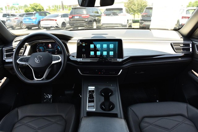 Volkswagen Atlas Cross Sport Vehicle Image 07