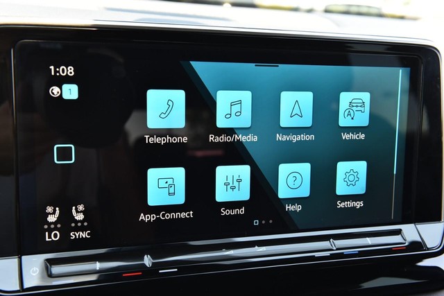 Volkswagen Atlas Cross Sport Vehicle Image 13