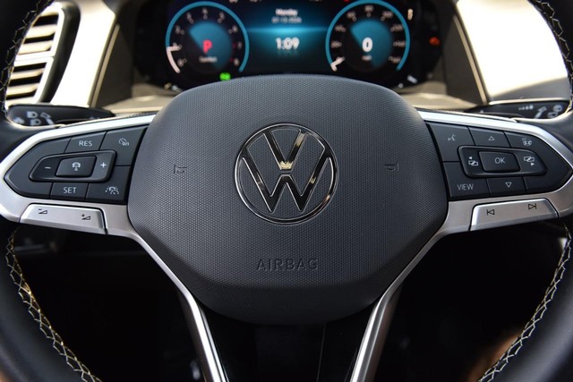 Volkswagen Atlas Cross Sport Vehicle Image 17