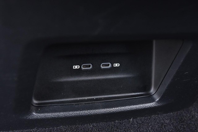 Volkswagen Atlas Cross Sport Vehicle Image 22