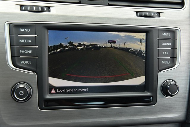 Volkswagen Golf Vehicle Image 12