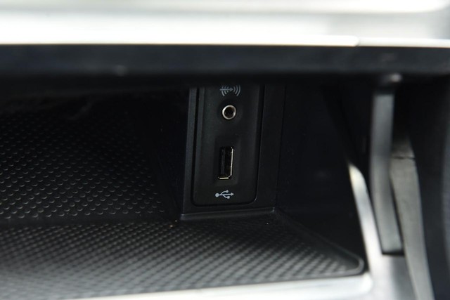 Volkswagen Golf Vehicle Image 15
