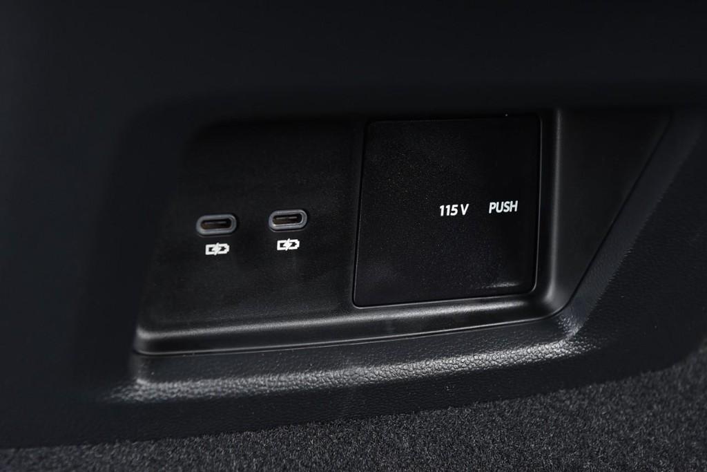 Volkswagen Atlas Cross Sport Vehicle Full-screen Gallery Image 24