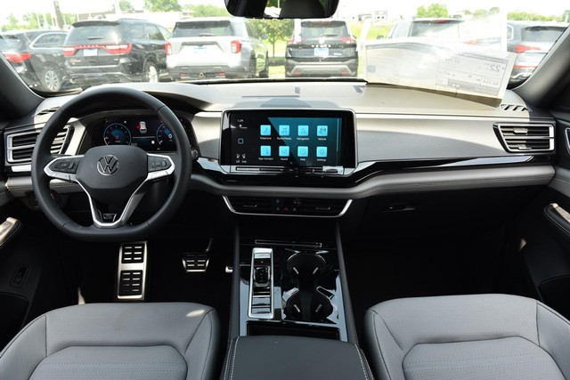 Volkswagen Atlas Cross Sport Vehicle Image 07