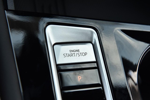 Volkswagen Atlas Cross Sport Vehicle Image 17