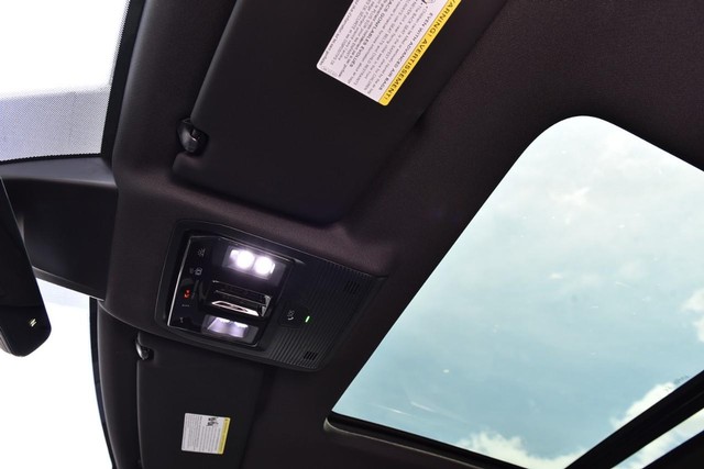 Volkswagen Atlas Cross Sport Vehicle Image 21
