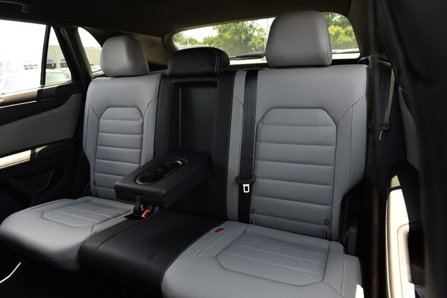 Volkswagen Atlas Cross Sport Vehicle Image 22