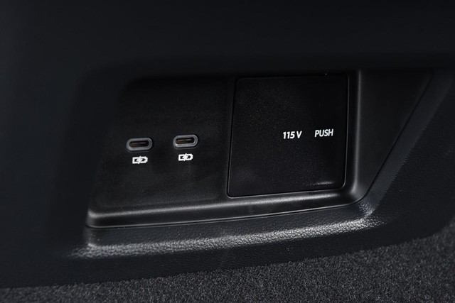 Volkswagen Atlas Cross Sport Vehicle Image 24