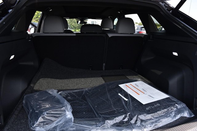 Volkswagen Atlas Cross Sport Vehicle Image 25