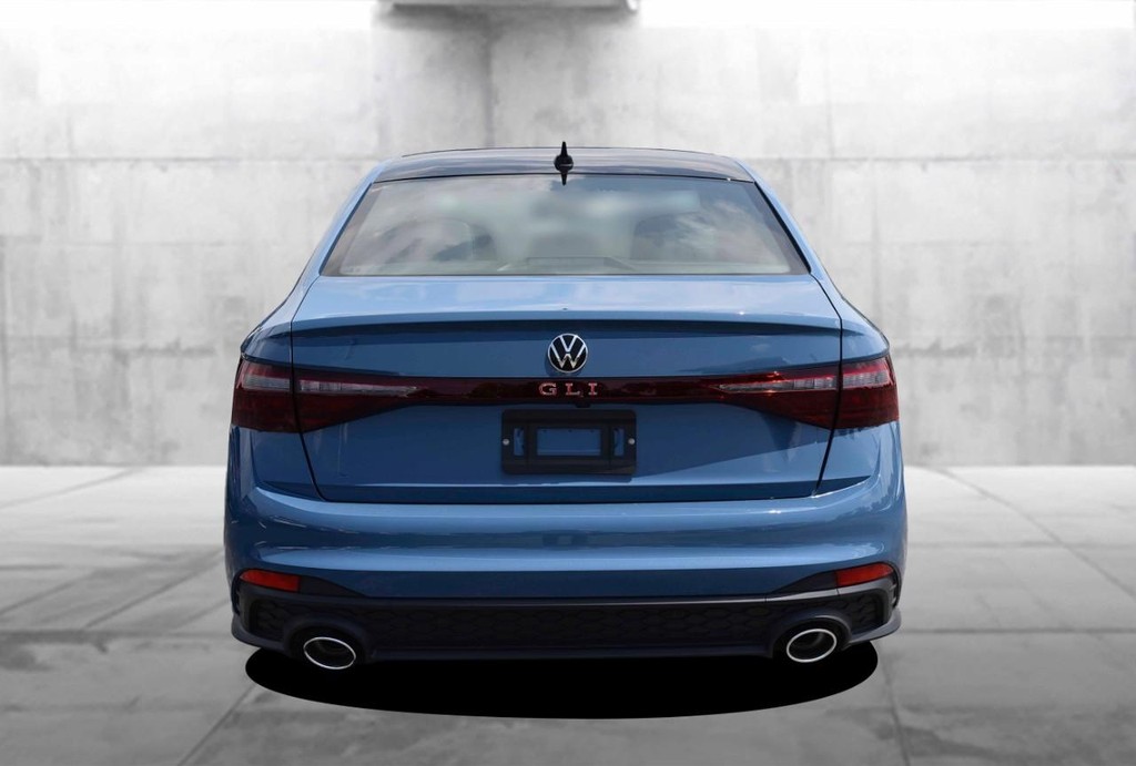 Volkswagen Jetta GLI Vehicle Full-screen Gallery Image 6