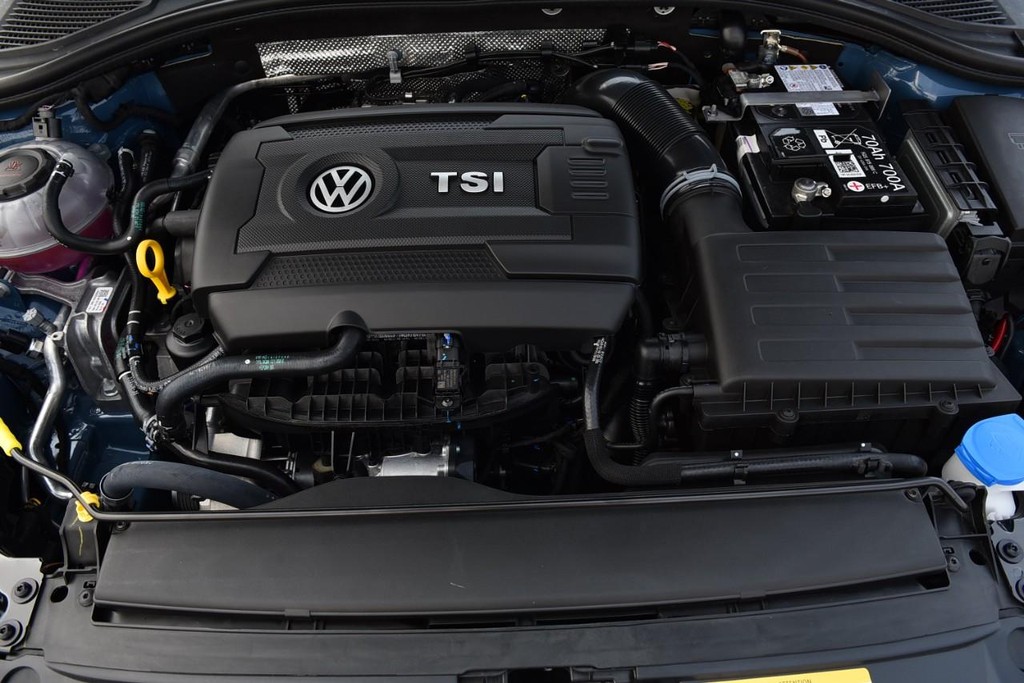 Volkswagen Jetta GLI Vehicle Full-screen Gallery Image 25