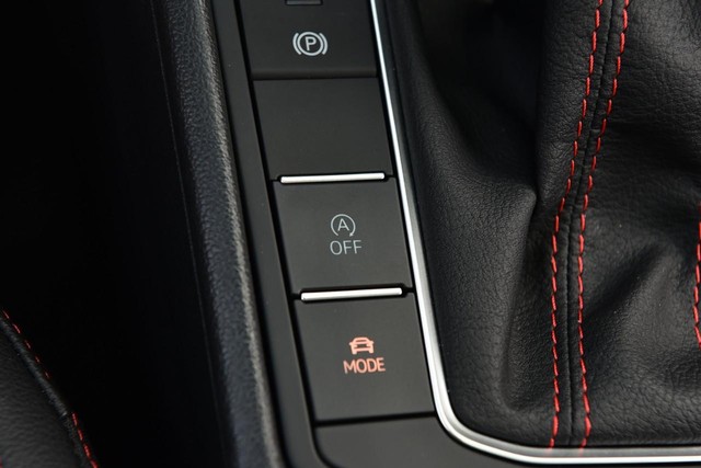 Volkswagen Jetta GLI Vehicle Image 18
