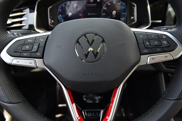 Volkswagen Jetta GLI Vehicle Image 19