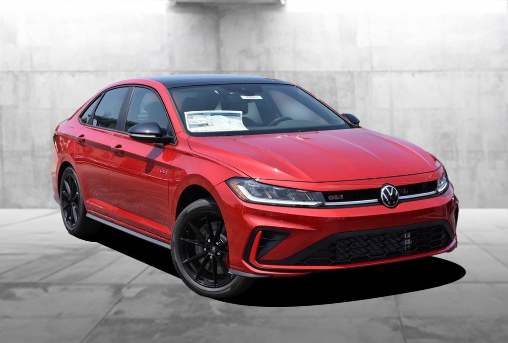 Volkswagen Jetta GLI Vehicle Full-screen Gallery Image 2