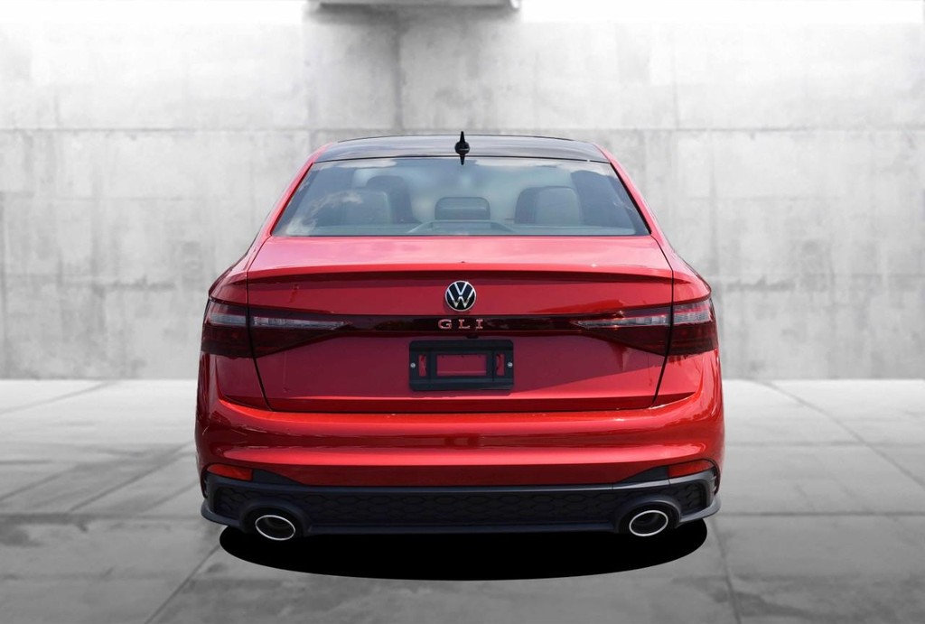 Volkswagen Jetta GLI Vehicle Full-screen Gallery Image 6
