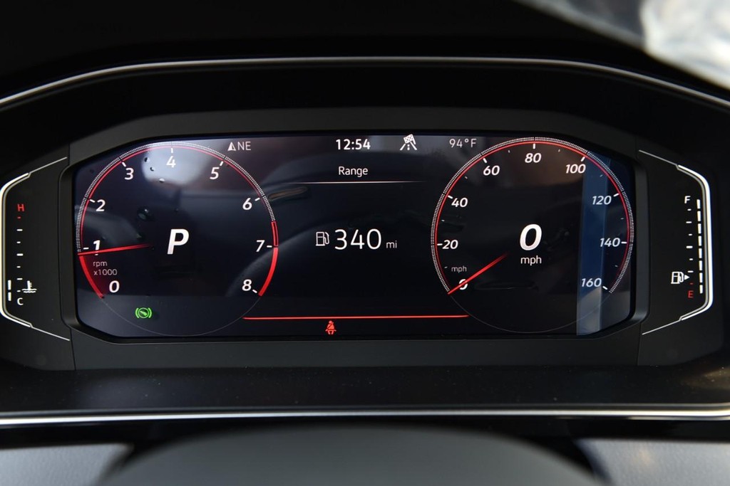 Volkswagen Jetta GLI Vehicle Full-screen Gallery Image 12