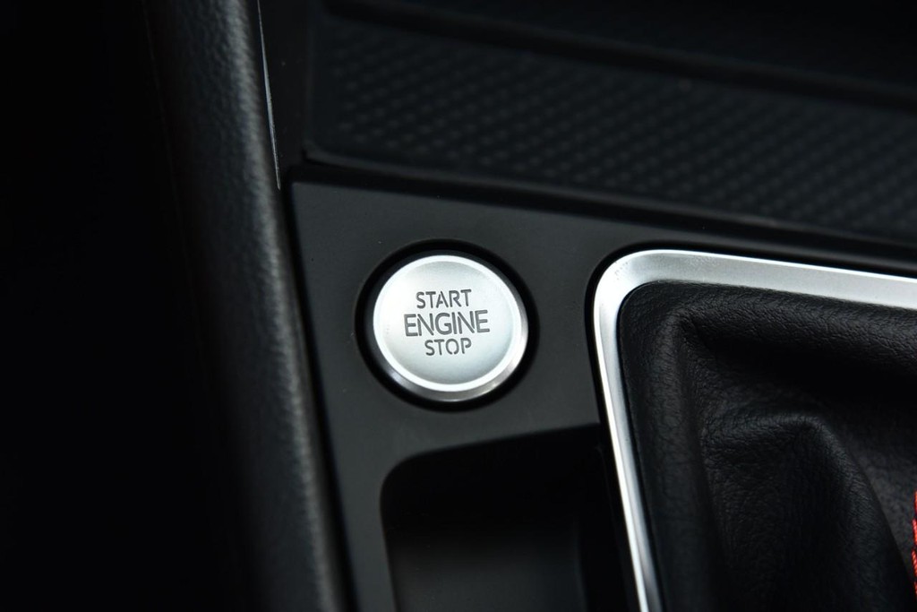 Volkswagen Jetta GLI Vehicle Full-screen Gallery Image 17