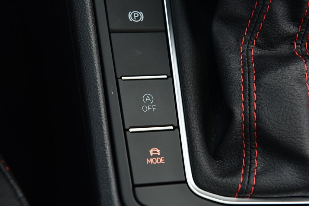 Volkswagen Jetta GLI Vehicle Full-screen Gallery Image 18