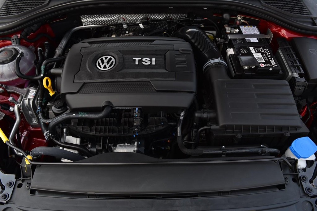 Volkswagen Jetta GLI Vehicle Full-screen Gallery Image 25