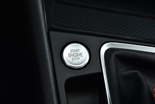 Volkswagen Jetta GLI Vehicle Image 17